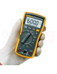 Imagen de Multímetro Digital TRUE RMS Fluke 115 - vista en uso